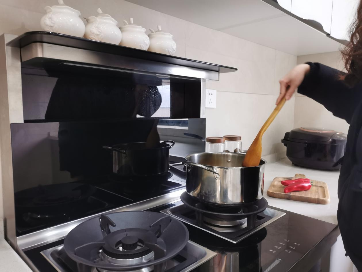 小廚房裝修無煩惱，集成灶10大品牌超小機(jī)身排憂解難