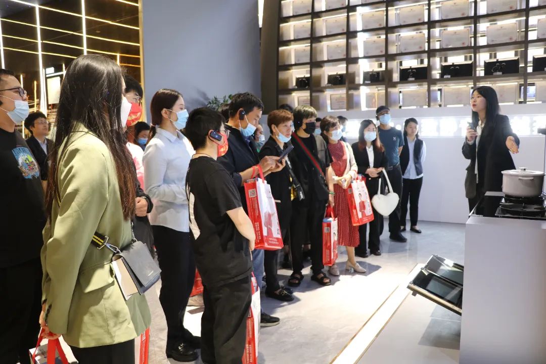 集成十大品牌帥豐電器聯(lián)合建設(shè)銀行開(kāi)展建行家裝節(jié)活動(dòng)