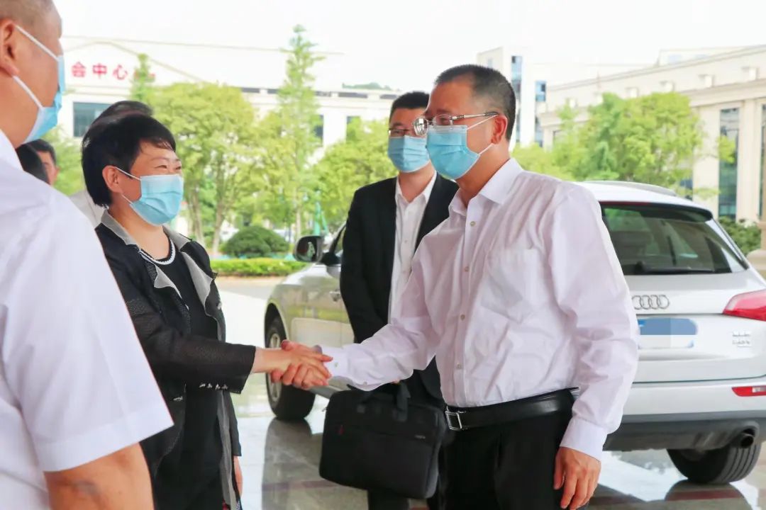 浙江高院等領導走進帥豐集成灶，助力企業(yè)蓬勃發(fā)展