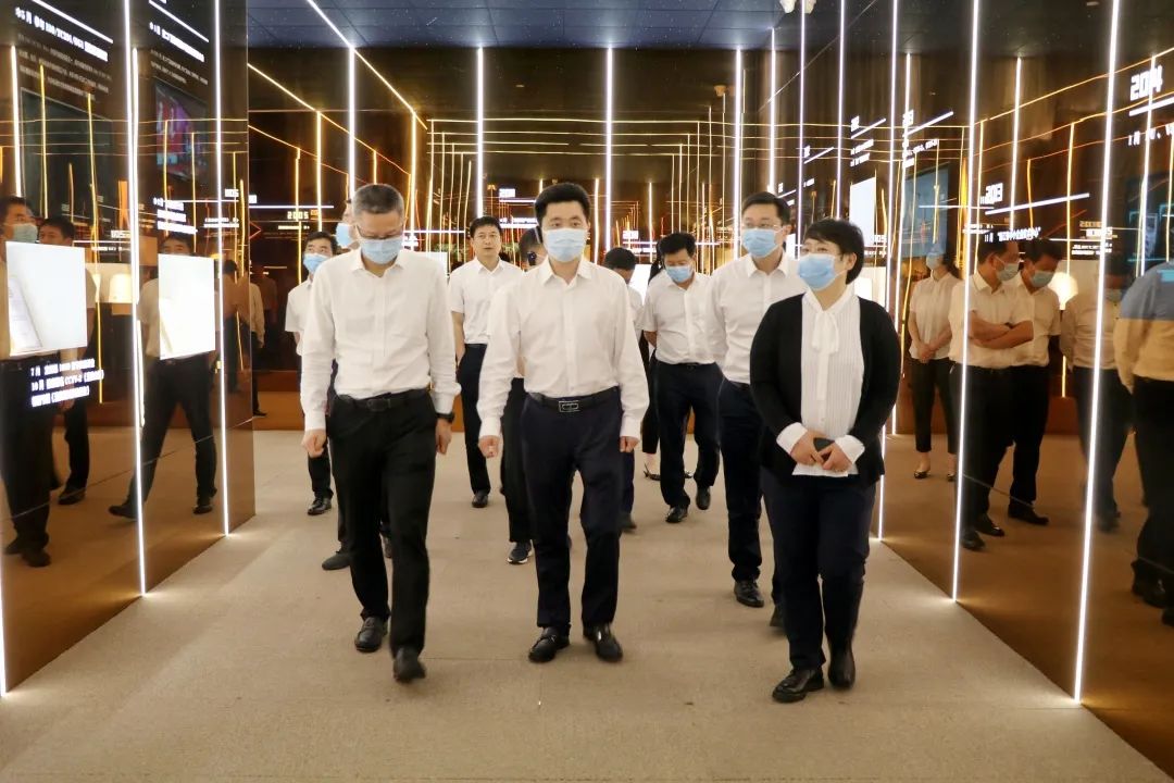 快訊|湖北省竹溪縣黨政代表團(tuán)一行蒞臨帥豐電器參觀調(diào)研