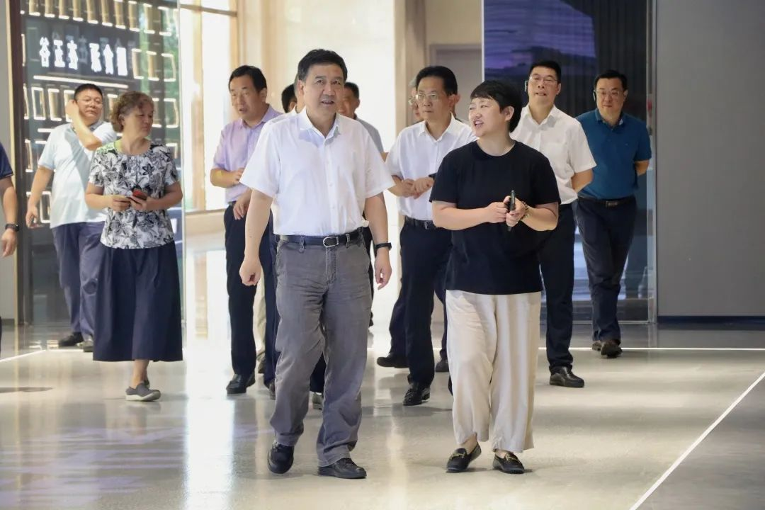 浙江省人大常委會(huì)黨組一行蒞臨集成灶品牌帥豐電器參觀調(diào)研！