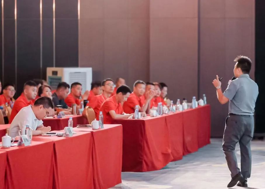 集成灶品牌帥豐電器經(jīng)銷商表彰大會圓滿舉辦，精彩馬上回顧！