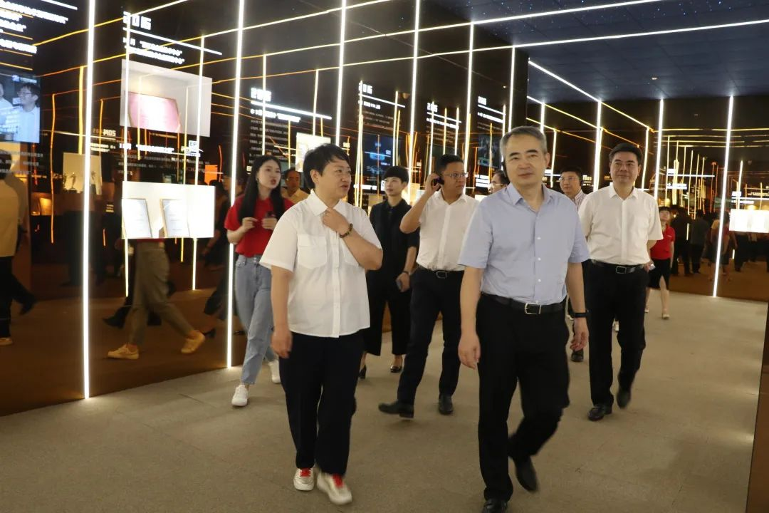 浙江省統(tǒng)計局一行蒞臨集成灶品牌帥豐電器參觀調(diào)研！