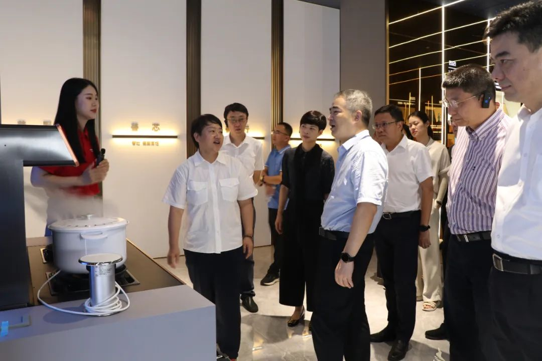 浙江省統(tǒng)計局一行蒞臨集成灶品牌帥豐電器參觀調(diào)研！