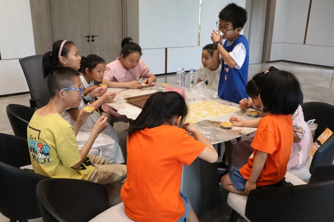 帥豐集成灶組織小美食家DIY趣游記活動(dòng)，在勞動(dòng)中尋找快樂(lè)