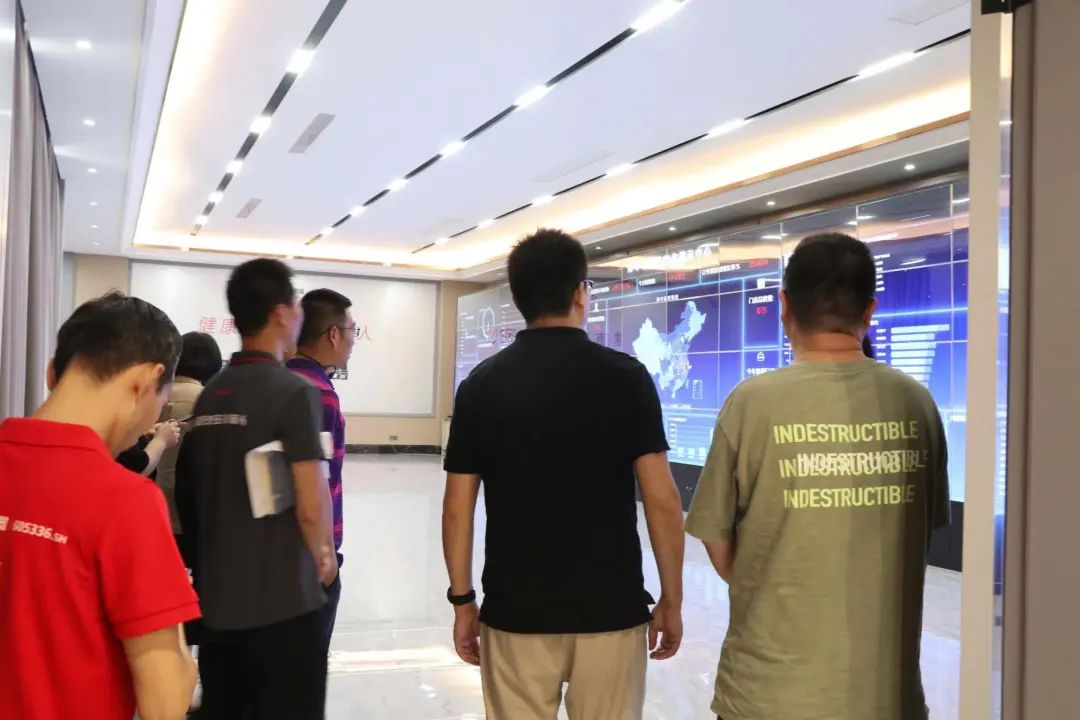 浙江省燃?xì)饩邊f(xié)會(huì)秘書長一行到訪集成灶品牌帥豐電器參觀調(diào)研