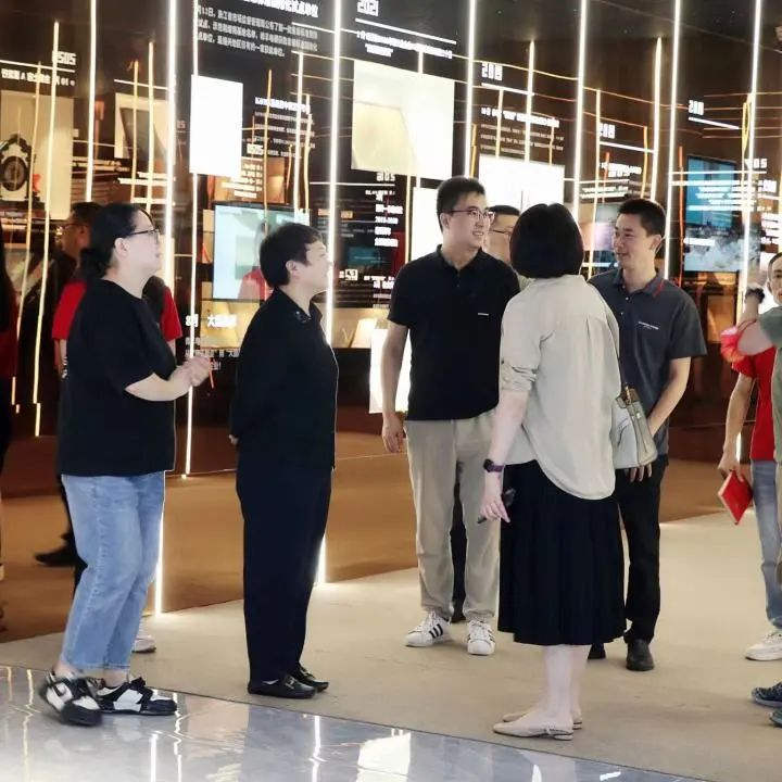 浙江省燃?xì)饩邊f(xié)會(huì)秘書長一行到訪集成灶品牌帥豐電器參觀調(diào)研