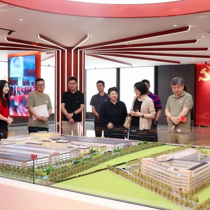 浙江省燃?xì)饩邊f(xié)會(huì)秘書長一行到訪集成灶品牌帥豐電器參觀調(diào)研