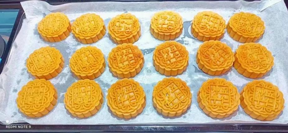 帥豐集成灶風(fēng)火輪蒸烤箱烤制的花式月餅，盡享中秋團圓味！