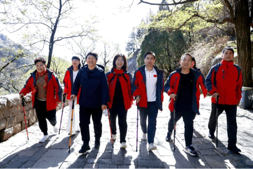 登頂泰山，勇攀巔峰，和集成灶品牌帥豐共赴王者之路！