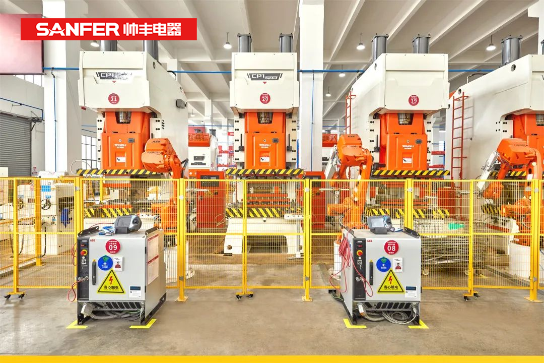 萬臺的倉儲空間來得及發(fā)貨嗎？別急！帥豐有AGV智能搬運車