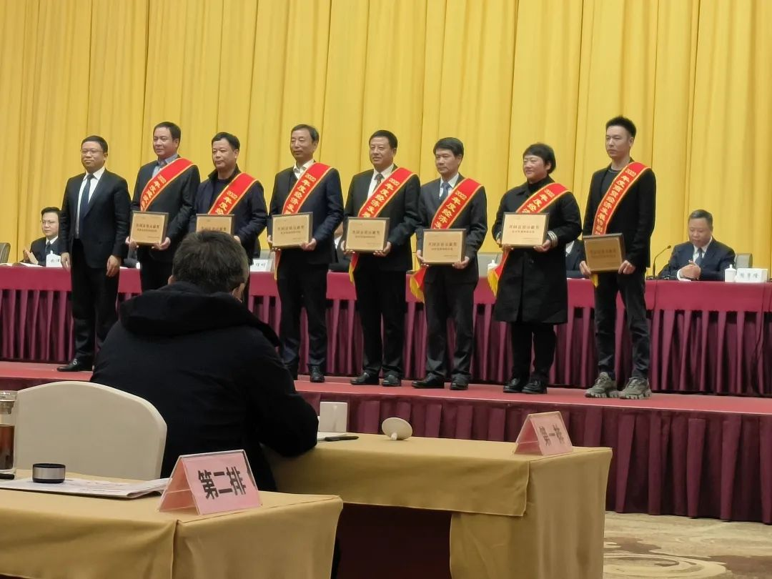 集成灶品牌帥豐董事長(zhǎng)榮獲“2022年度經(jīng)濟(jì)發(fā)展特別功臣”獎(jiǎng)