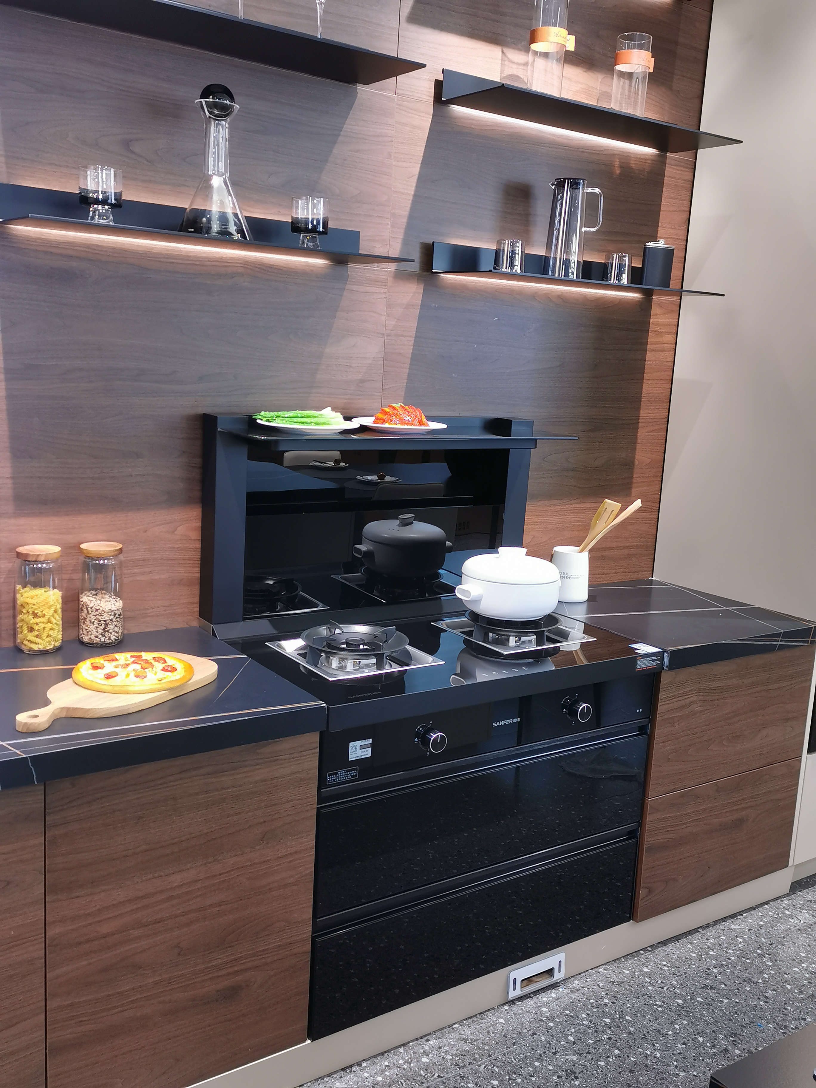 舊廚改造，哪個(gè)品牌的集成灶好？