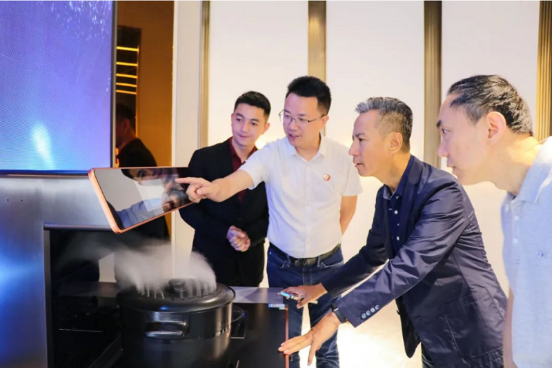 帥豐電器成功入選“首批集成智能廚房產(chǎn)業(yè)試點(diǎn)企業(yè)” 帥豐電器成功入選“首批集成智能廚房產(chǎn)業(yè)試點(diǎn)企業(yè)”