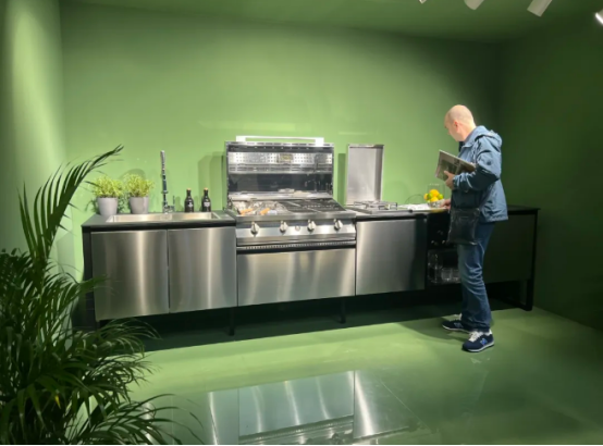 董事長商若云帶隊探知米蘭家具展，洞察國際家居設(shè)計新趨勢