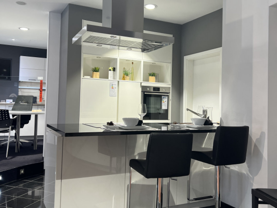 與國(guó)際先進(jìn)理念接軌，全力打造一站式高端全屋定制