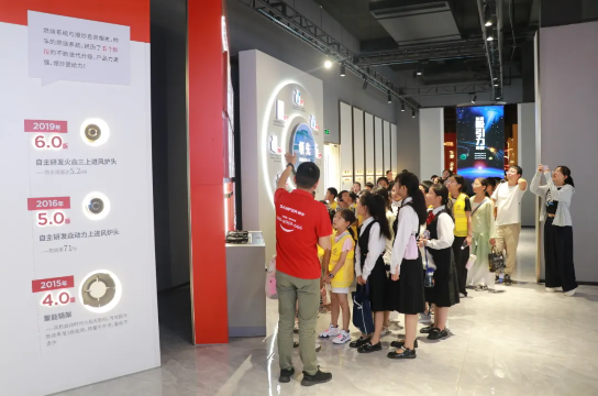 董事長商若云攜手舉辦愛心夏令營活動(dòng)，點(diǎn)亮孩子們的精彩暑期！