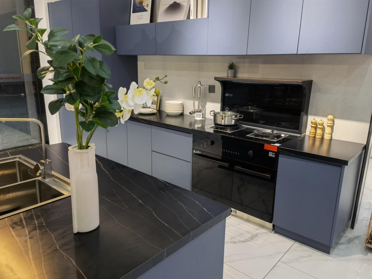 家里想裝修開放式廚房，哪個(gè)牌子性價(jià)比較高？