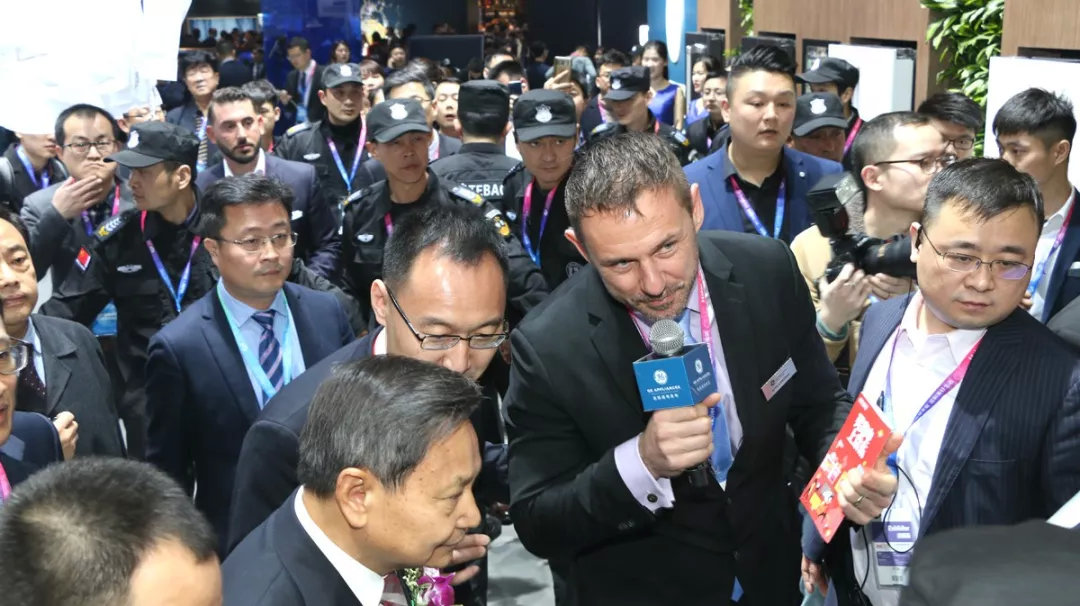 厲害了！AWE現(xiàn)場帥豐接受央視采訪，展望行業(yè)智能化飛躍！