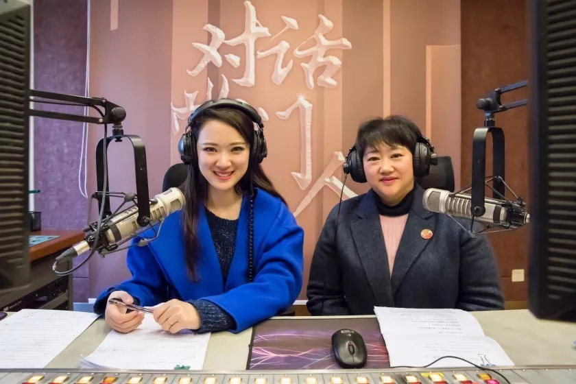 帥豐董事長(zhǎng)商若云受邀參加“對(duì)話掌門(mén)人”講解集成灶之奧秘