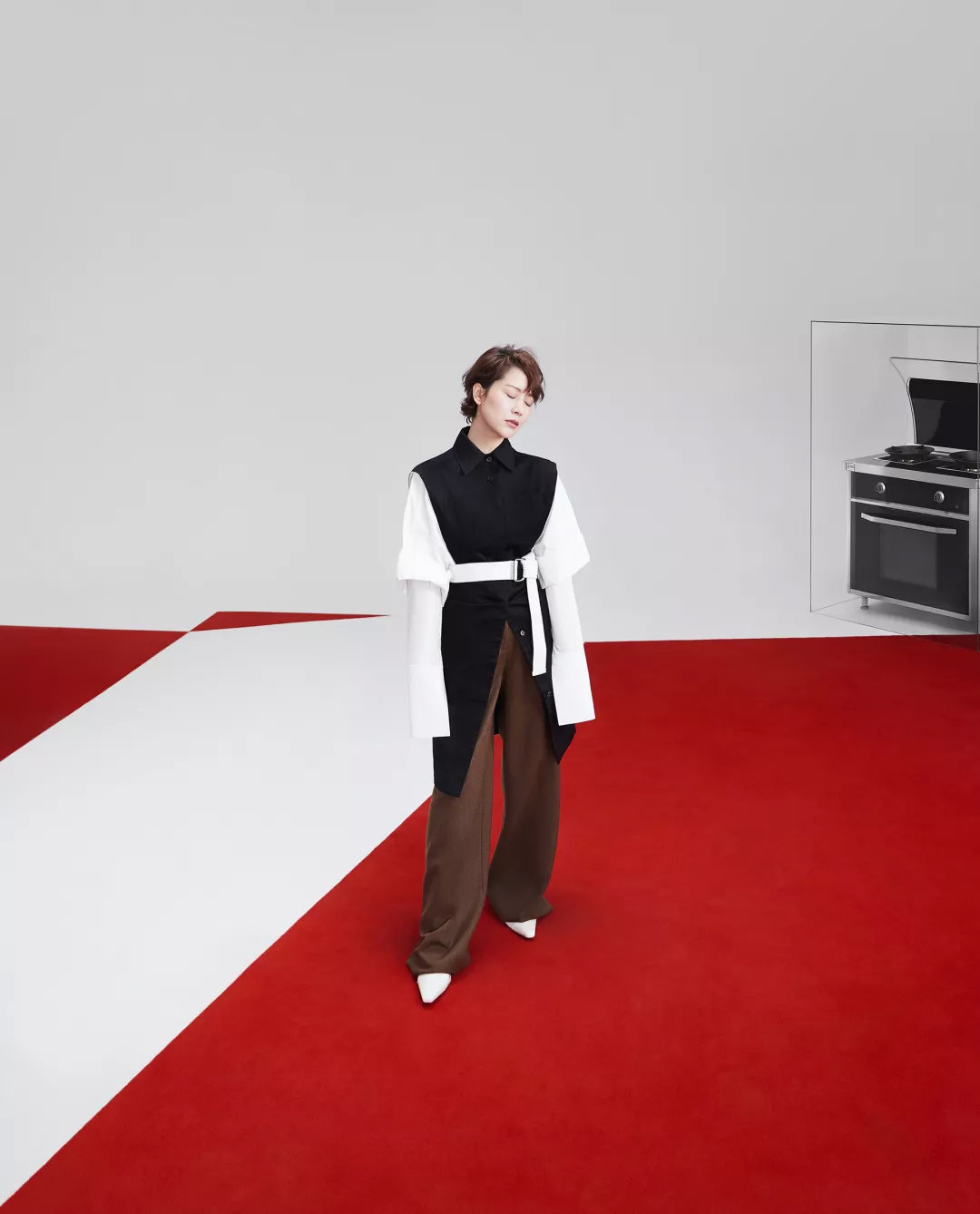 帥豐攜手海清登上《卷宗》家居創(chuàng)刊號，V9蒸烤一體演繹集成灶新風(fēng)尚