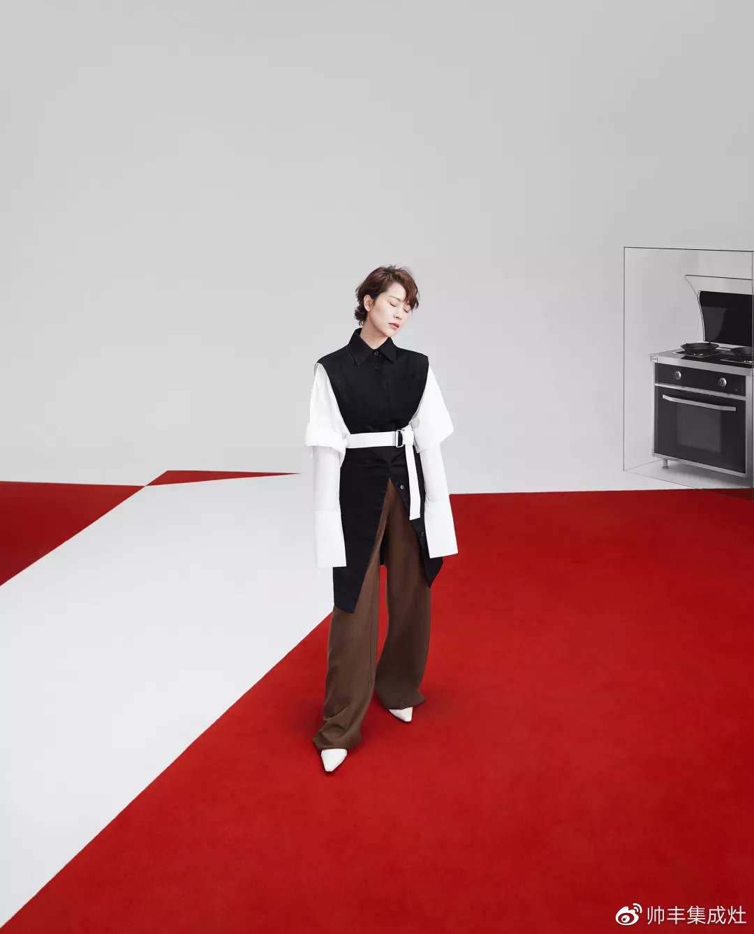 帥豐攜手海清登上《卷宗》家居創(chuàng)刊號，V9蒸烤一體演繹集成灶新風(fēng)尚