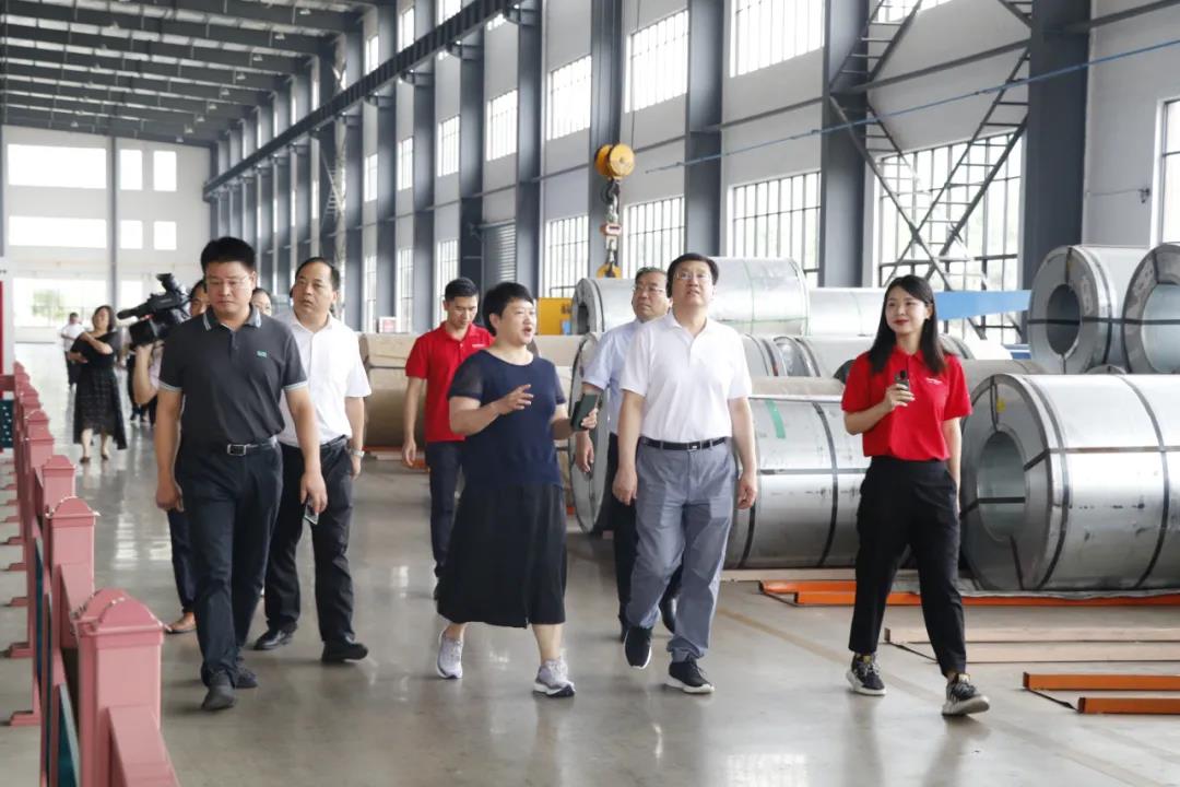 領(lǐng)勢(shì)而上，實(shí)力榮耀|“中國(guó)廚具之都”評(píng)審組專家走進(jìn)帥豐，考察指導(dǎo)相關(guān)工作