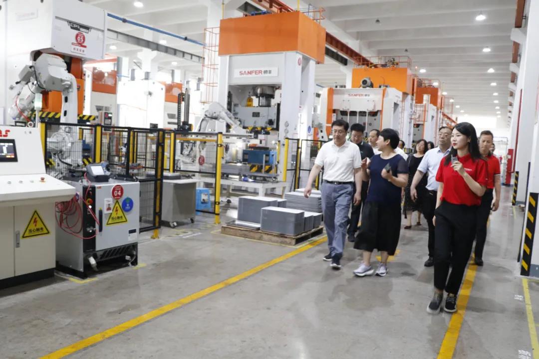 領(lǐng)勢(shì)而上，實(shí)力榮耀|“中國(guó)廚具之都”評(píng)審組專家走進(jìn)帥豐，考察指導(dǎo)相關(guān)工作