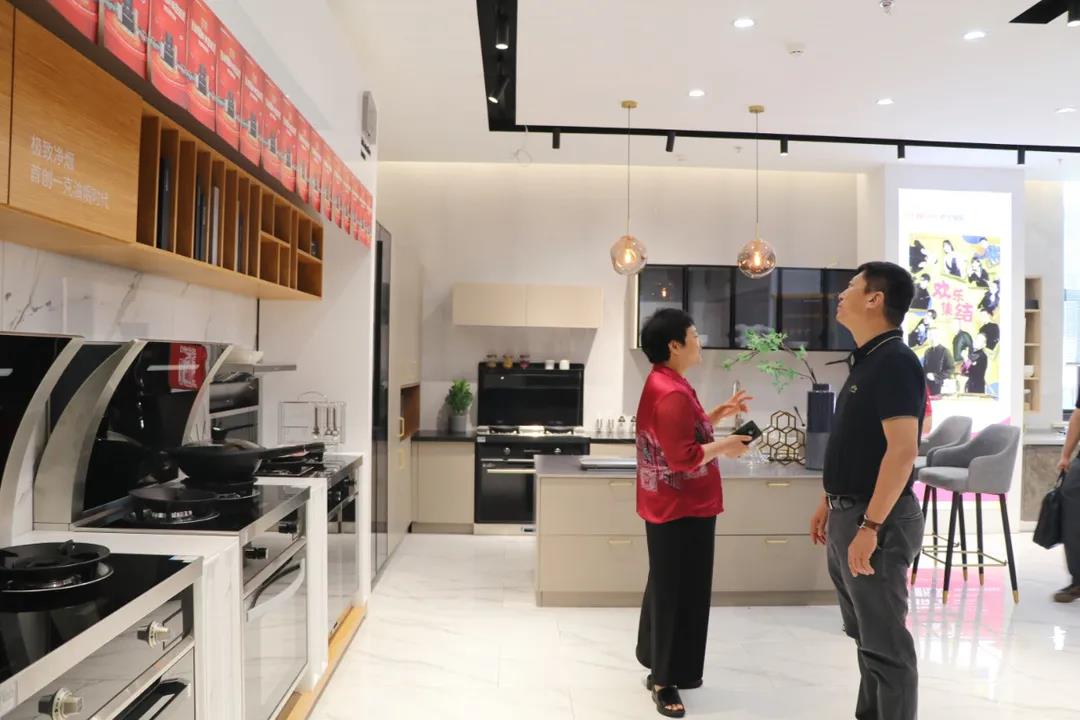 聚力賦能 領(lǐng)跑共贏 | 考察團(tuán)走訪帥豐電器，抒寫嵊州廚電新篇章！