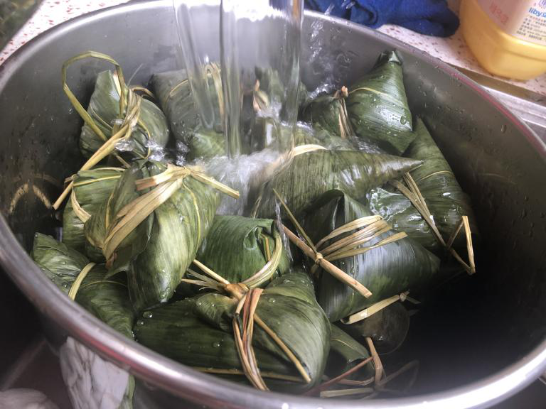 端午節(jié)快到了！今天帥豐電器就來挑戰(zhàn)一下，煮100個粽子需要多久？