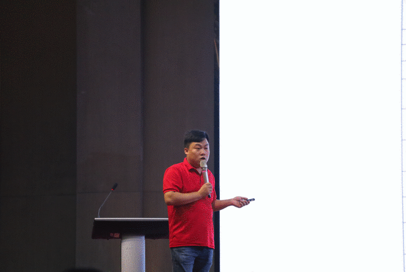 賦能現(xiàn)在，沖刺未來(lái)|帥豐電器2021營(yíng)銷中心年中復(fù)盤會(huì)暨總裁簽售活動(dòng)啟動(dòng)會(huì)圓滿舉行！