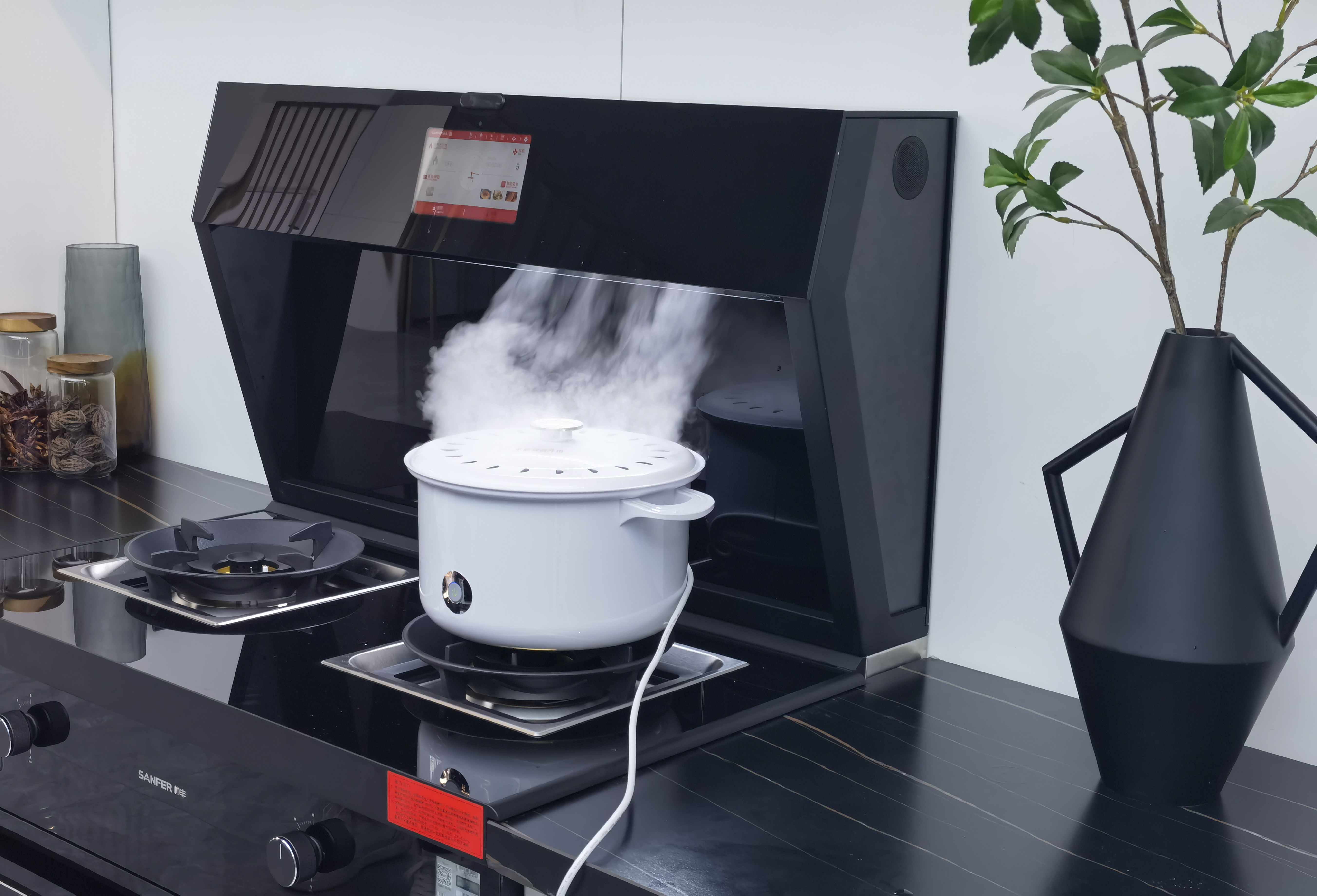 集成灶好還是有油煙機好？集成灶如何挑選？