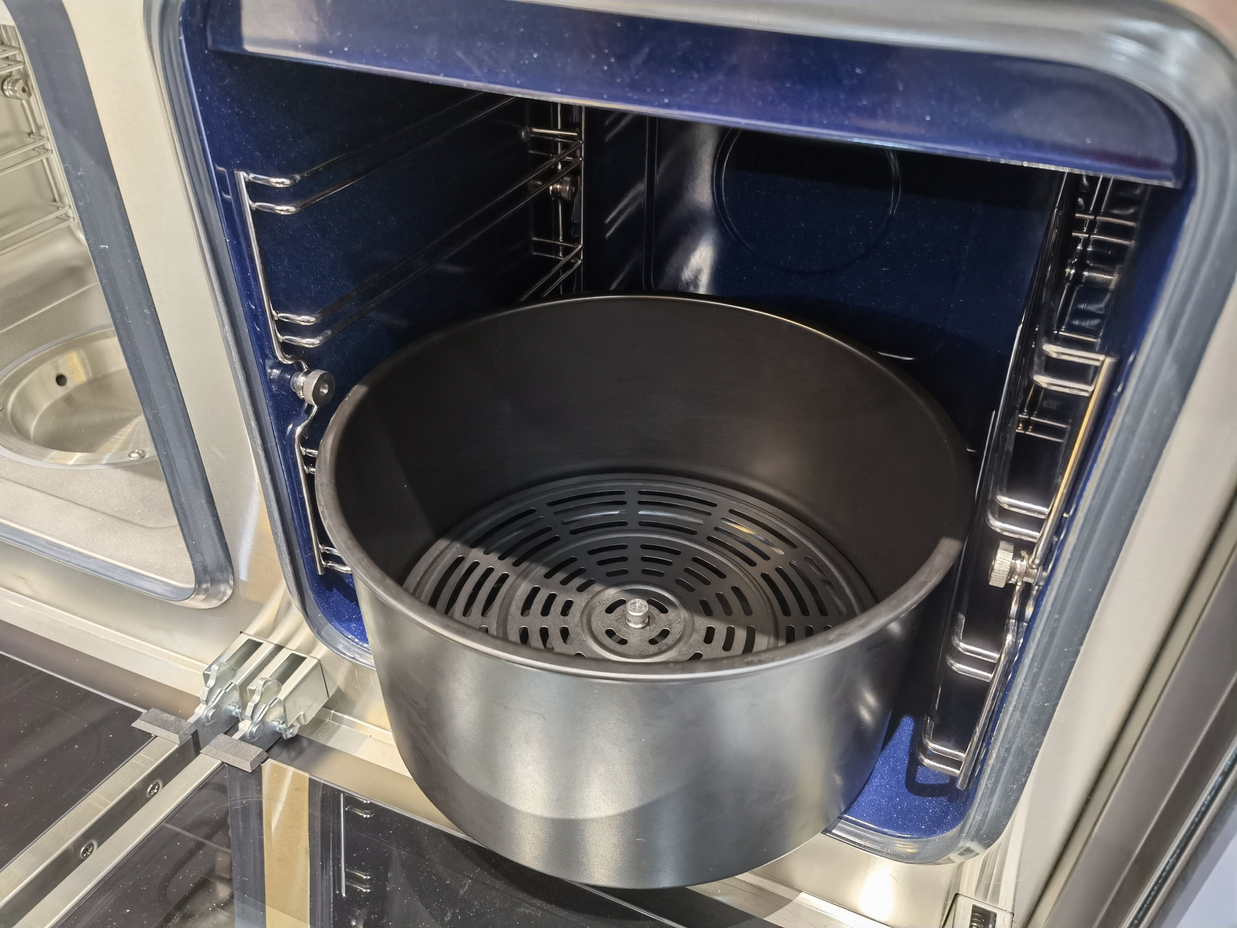 “足不出戶”的情人節(jié)大餐 ， 帥豐集成灶增添濃濃愛意