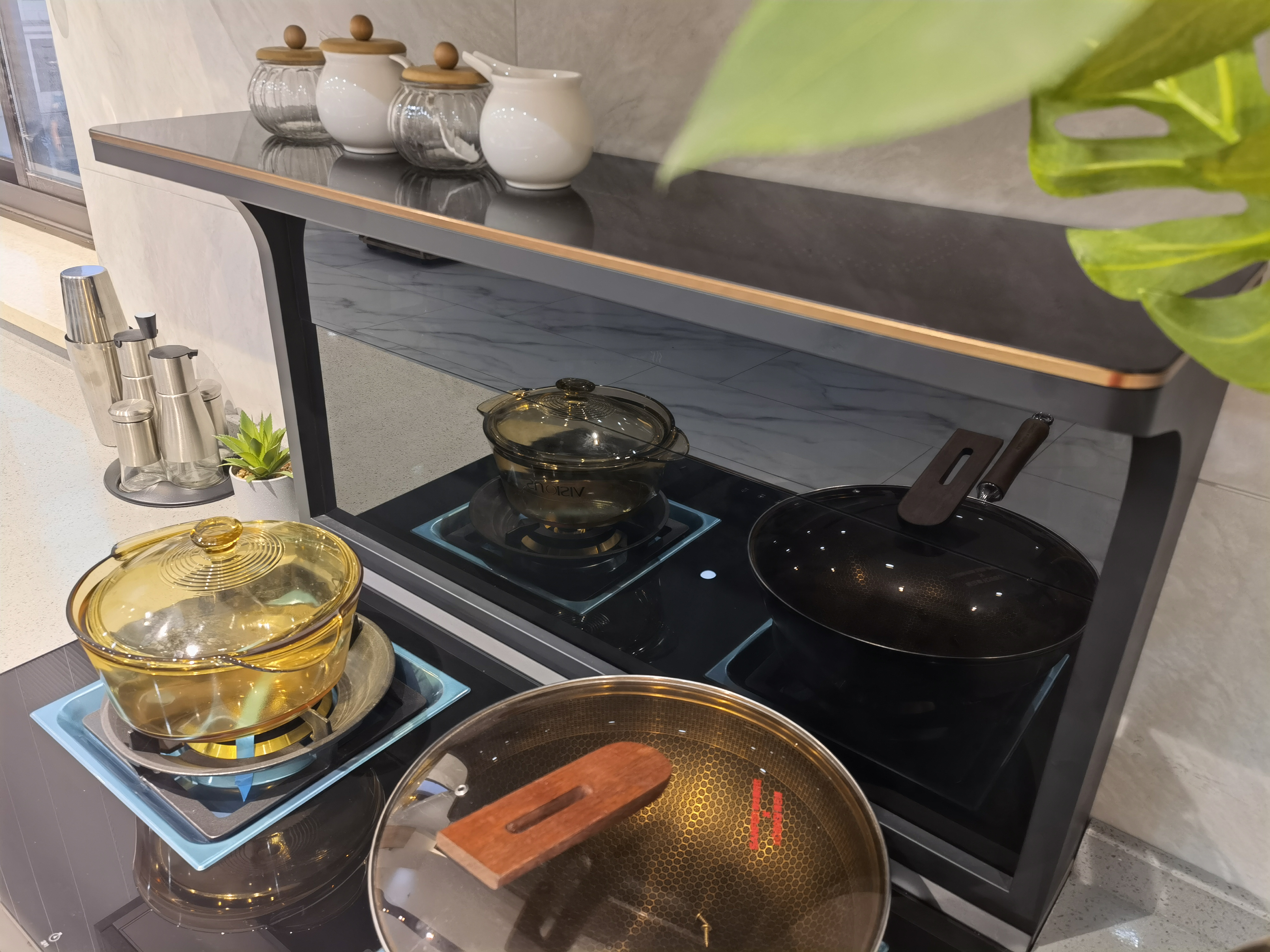 “足不出戶”的情人節(jié)大餐 ， 帥豐集成灶增添濃濃愛意